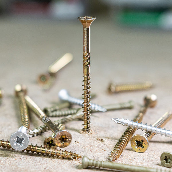 C2 4mm screws in assorted lengths for fixing MDF, chipboard and wood