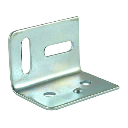 Stretcher plate with slotted holes for timber alignment